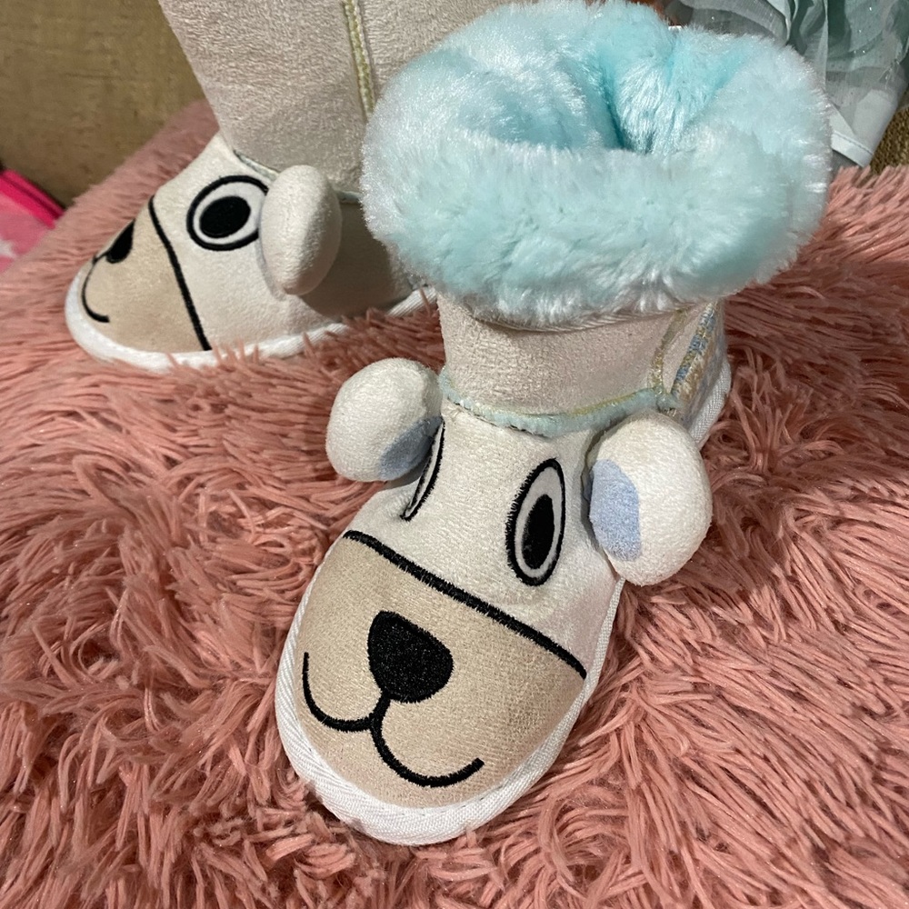Mukluks kids size 10 light blue